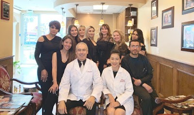 Dentistry At Its Finest / Dental care: Costa Mesa