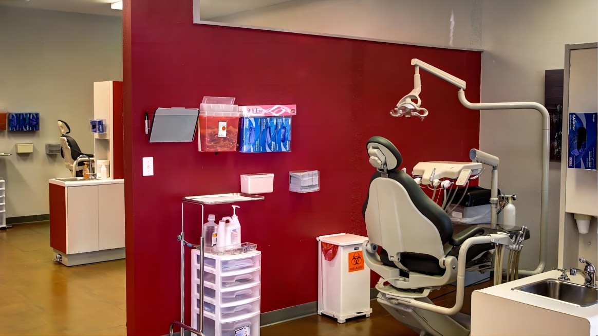 Extraction and Denture Center