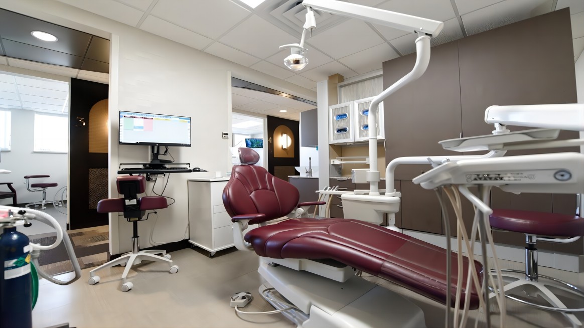 The Dental Emergency Room