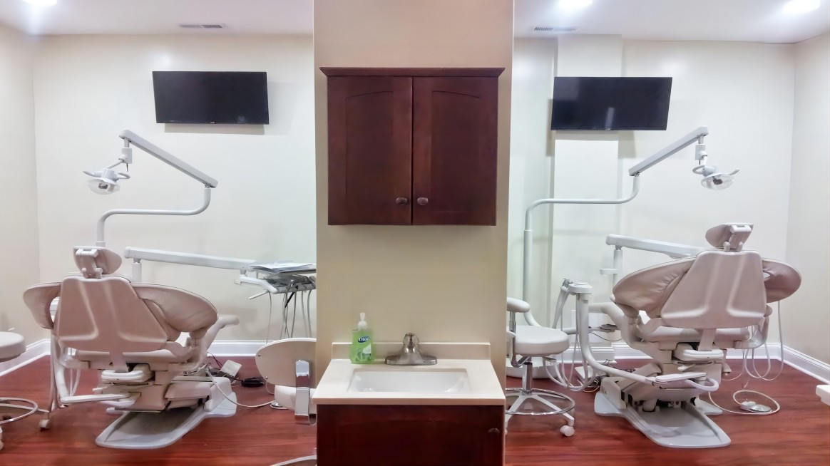 Comprehensive Dental & Implant Center